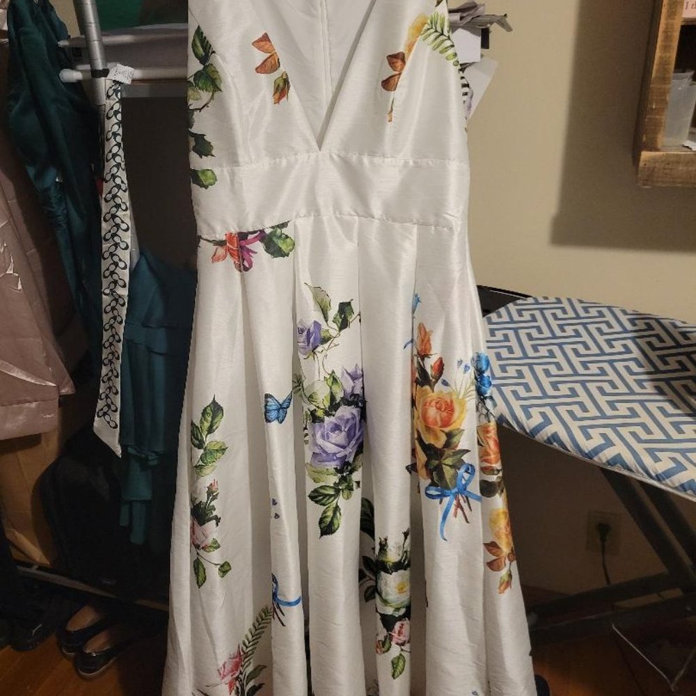 Full Length Gown w/pockets! 14